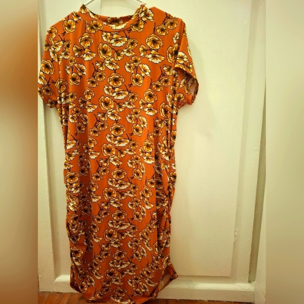 Floral Tshirt Dress w/ Ruched Sides